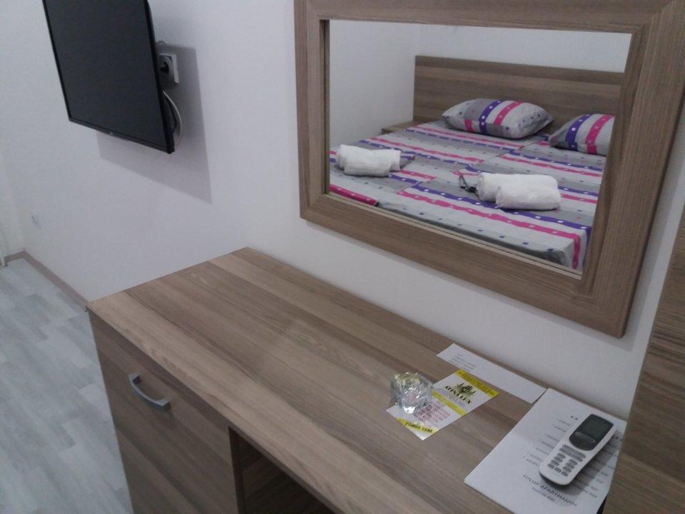 Atina Lux Hostel レスコヴァツ エクステリア 写真