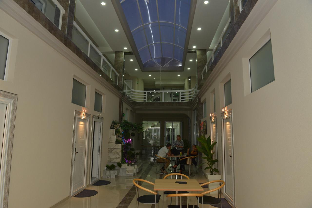 Atina Lux Hostel レスコヴァツ エクステリア 写真