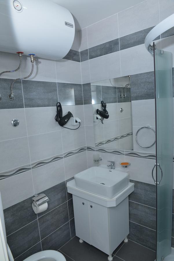 Atina Lux Hostel レスコヴァツ エクステリア 写真
