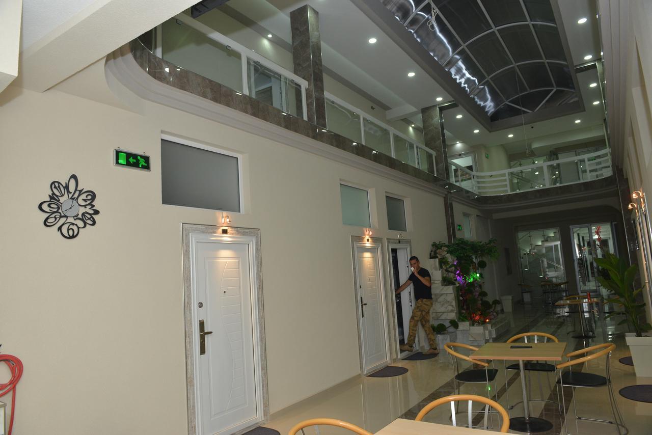 Atina Lux Hostel レスコヴァツ エクステリア 写真